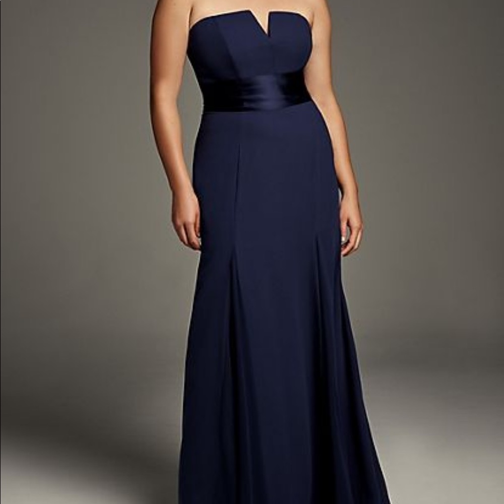 V wire ball gown by Vera Wang
